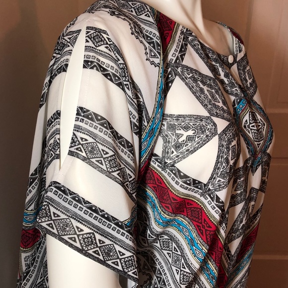 ๐ฌ FINAL MARKDOWN! CHICOโS Scarf Print Slit Shoulder Poncho, 0 = S/M - Picture 2 of 8